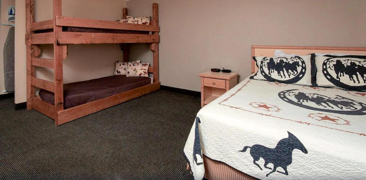 Yellowstonepark Inn&Suites Livingston Ngoại thất bức ảnh